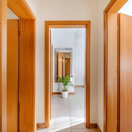 Lejlighed Ninho Do Mar By Interhome *
