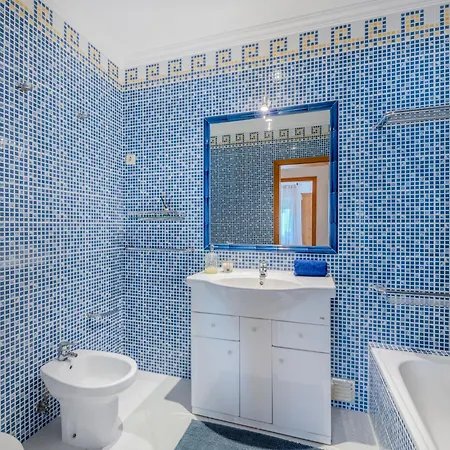 Ninho Do Mar By Interhome